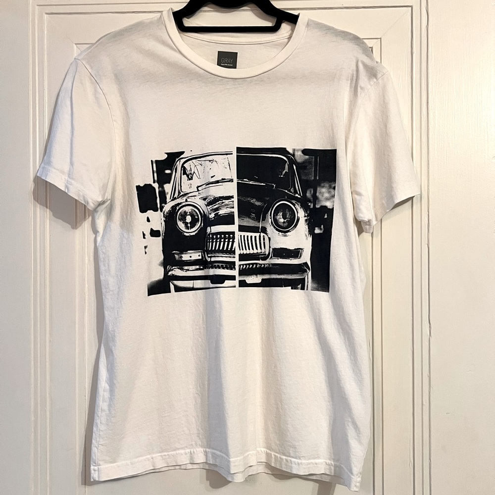 ~Saks Fifth Avenue White Vintage Car T-shirt Sz. M *EUC MSRP: $59+tax